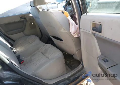 2011 Ford Focus Se from USA, damaged, VIN 1FAHP3FN0BW110393